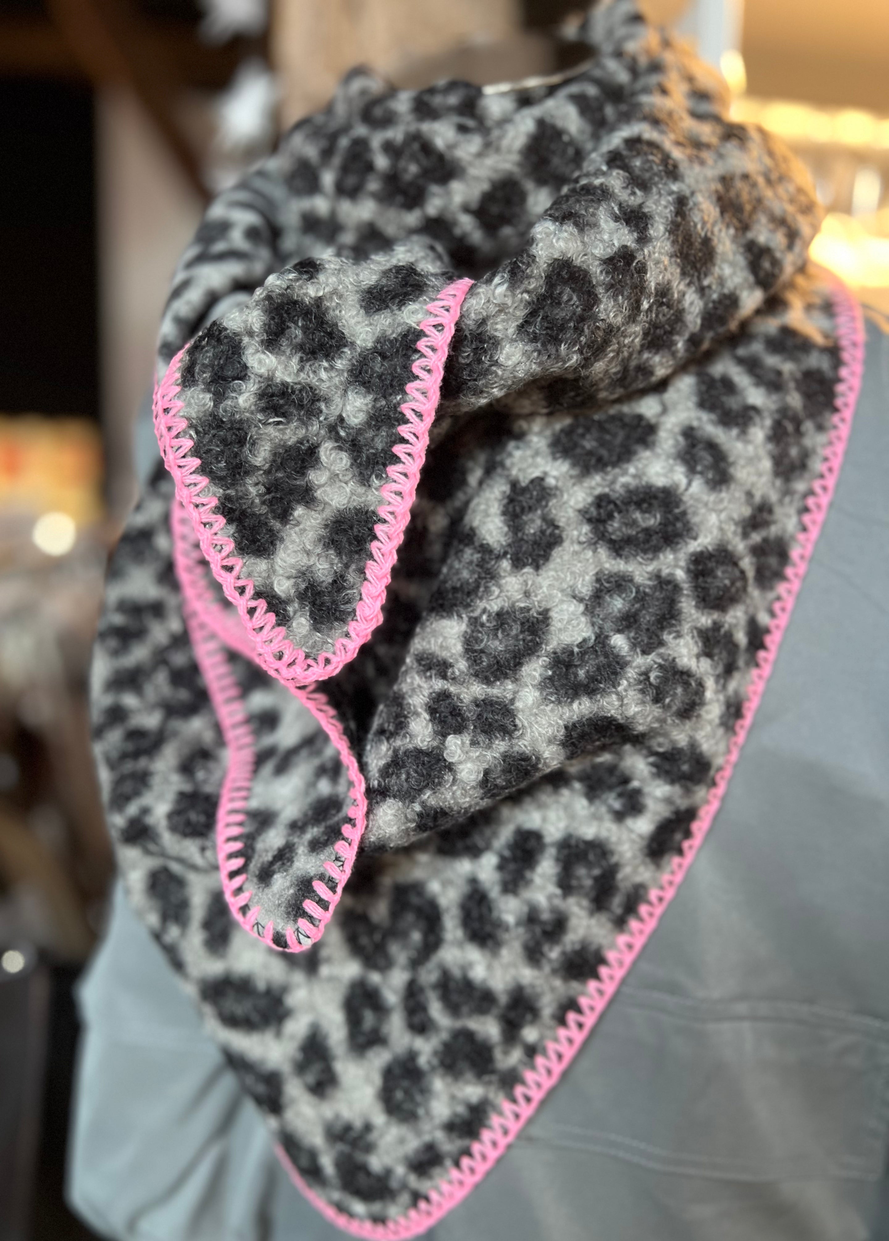 Dreieckstuch hejRIKA • Leo Grau Rosa