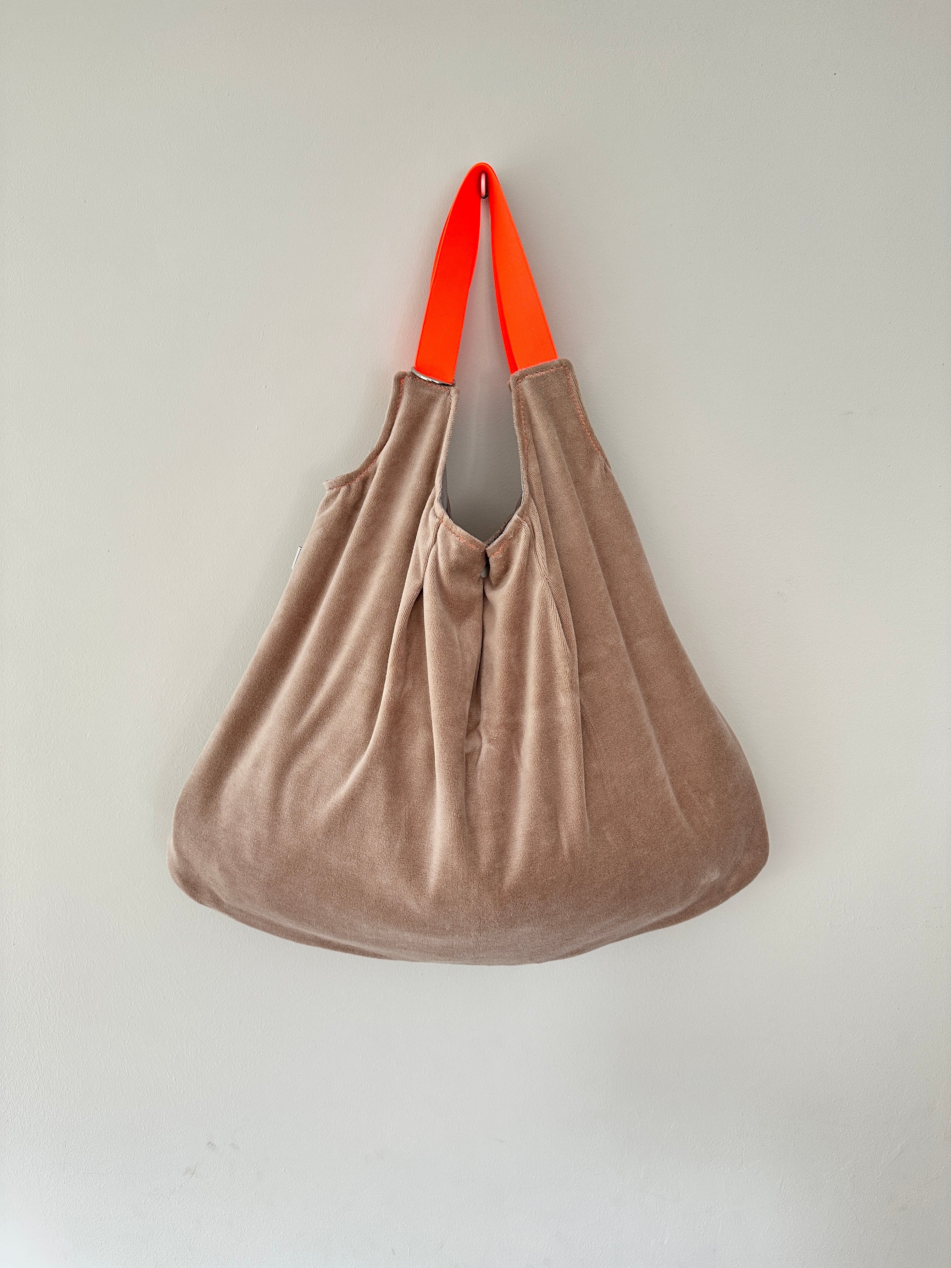 Shopper Nicky Velour